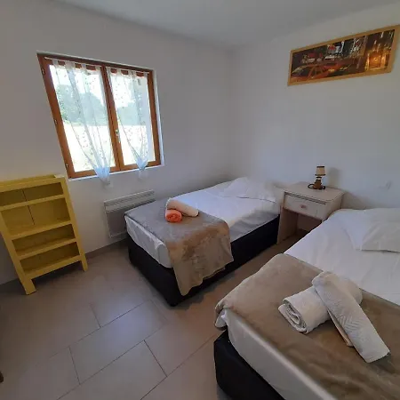 Apartman Longere Restauree Avec Piscine Chauffee, Terrasse Et Barbecue A - Fr-1-541-89 Archigny