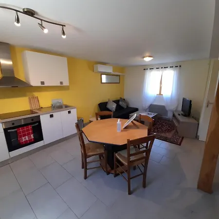 Apartman Longere Restauree Avec Piscine Chauffee, Terrasse Et Barbecue A - Fr-1-541-89 Archigny