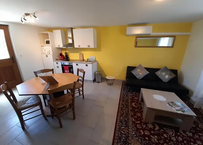 Apartmán Longere Restauree Avec Piscine Chauffee, Terrasse Et Barbecue A - Fr-1-541-89 Archigny