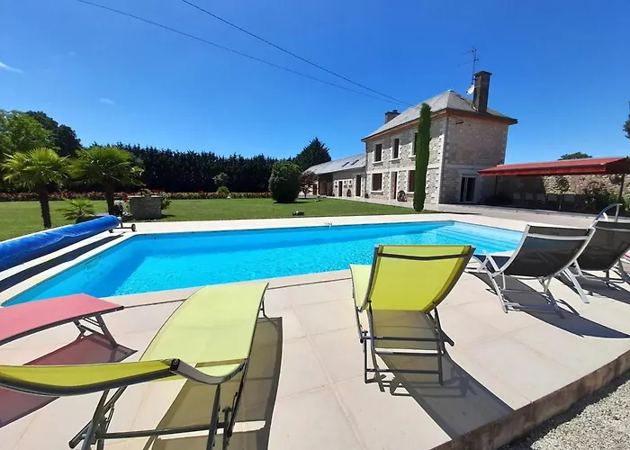 Longere Restauree Avec Piscine Chauffee, Terrasse Et Barbecue A - Fr-1-541-89 * Archigny