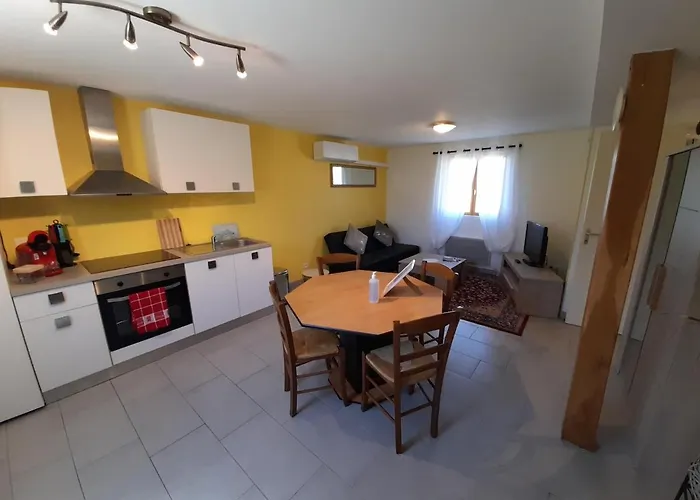 Apartmán Longere Restauree Avec Piscine Chauffee, Terrasse Et Barbecue A - Fr-1-541-89 Archigny